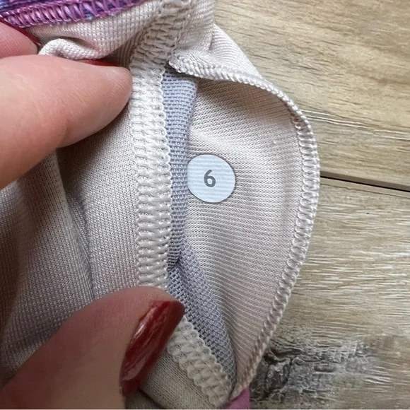 Lululemon Sweaty Endeavor Bra. Size 6 EUC - Picture 9 of 9